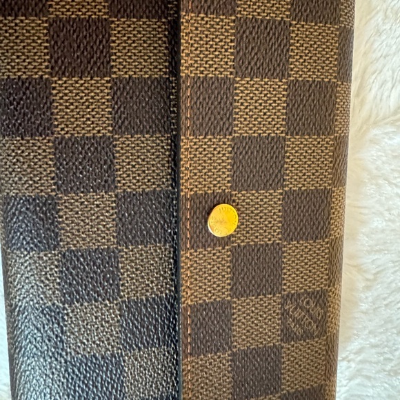 Authentic Louis Vuitton wallet in excellent condition - Picture 13 of 16